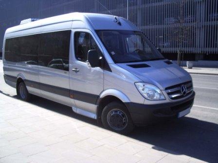 Mercedes Benz Sprinter noma Kuldīgā mikroautobuss 15 16 17 18 20 sēdvietas